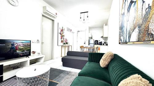 Bukit Indah Apartment | Sky Trees Bukit Indah AEON 2BED 5pax netflix Aircond