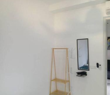 Bukit Indah Apartment | Sky Trees High Floor 2 Guests Living Room Balcony Nflix Disney Plus B22A