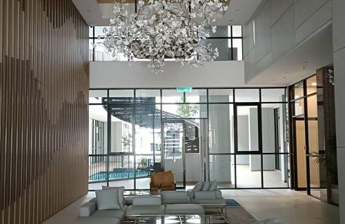 Bukit Indah Apartment | Sky Trees High Floor 2 Guests Living Room Balcony Nflix Disney Plus B22A