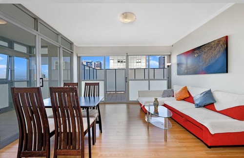 Burwood Apartment | Sky view 2B with free parking