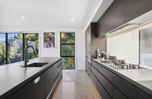 Frankton Villa | Sky Villa 1B