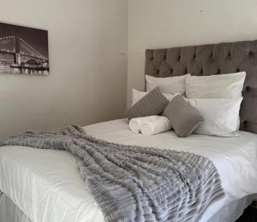 Windhoek Central Apartment | SkyAre Studio Aparment WHK