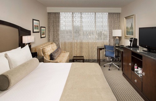 SeaTac Hotel | Skybridge Seattle Airport Hotel