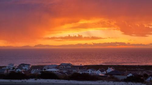 Yzerfontein House | Skye Coastal House Beachfront living