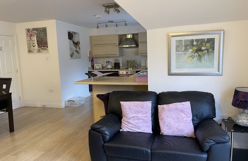 Invergarry Cottage | Skyefall, 5 River Court - sleeps 4 guests in 2 bedrooms