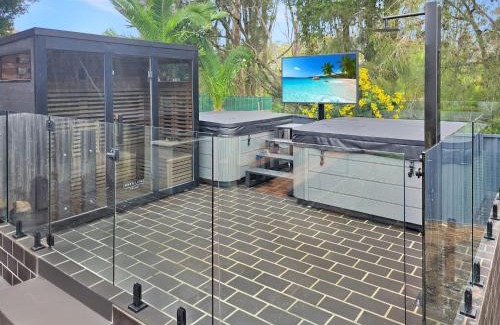 Malua Bay House | Skyes Beach House -Views, Spas, Sauna, Arcade Games