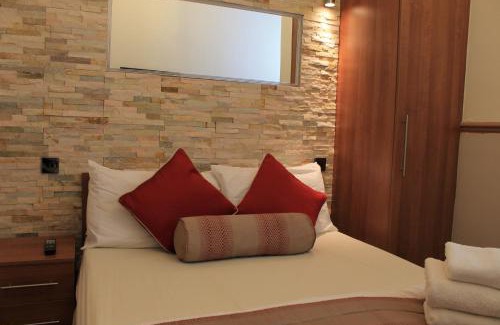 Heston Central House | Skylark Guest House