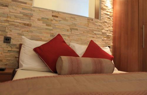 Heston Central House | Skylark Guest House