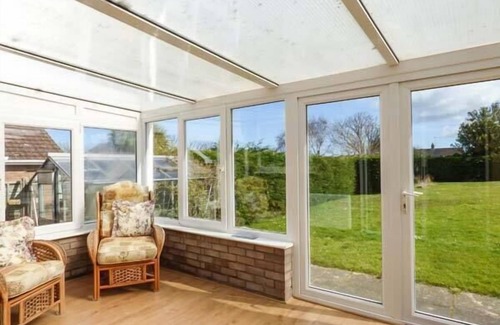 Weybourne Cottage | SKYLARK, pet friendly, country holiday cottage in Weybourne