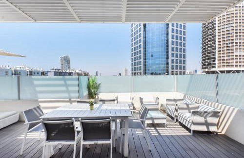 Tel Aviv City Center Apartment | Skylight 3BR in Bograshov by HolyGuest
