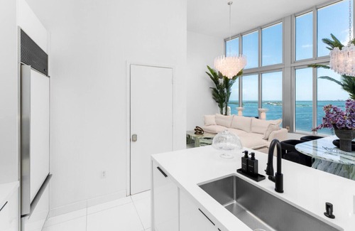 Downtown Miami Apartment | Skyline & Bayview Luxury Suite – Miami