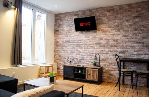 Mont d'Arene Apartment | Skyline,Downtown Station, Terrace, Netflix