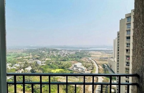Thane West Apartment | Skyline Hideaway On 20+ Floor The Cozy Den!