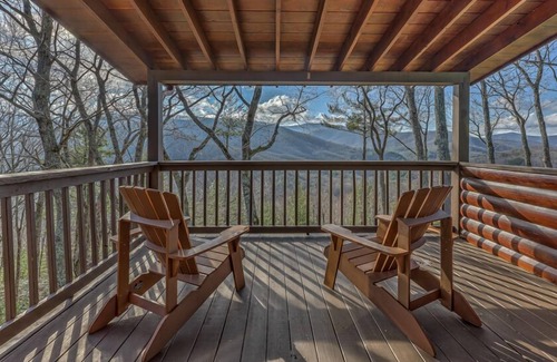 Blue Ridge Cabin | Skyline Lodge- Gated Community | Pet Friendly | Paved Road