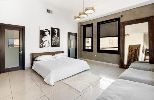 Historic Core House | Skyline Lofts by AvantStay: a multi-level industrial-chic retreat in DTLA with rooftop views soaring ceilings steps to dining music culture