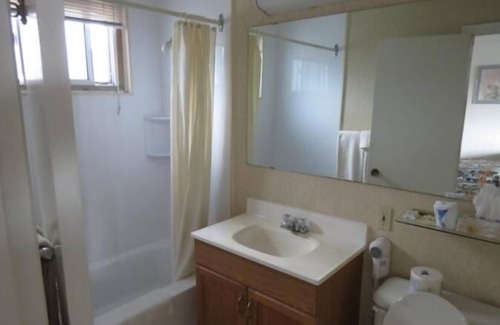 Algoma District Hotel | Skyline Motel