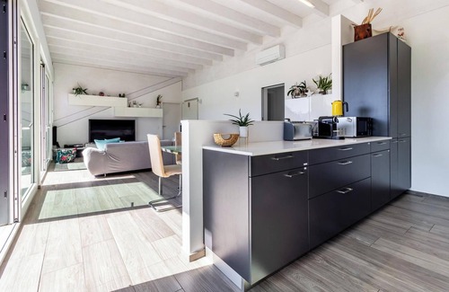 Caslano Apartment | Skyline over the Lake