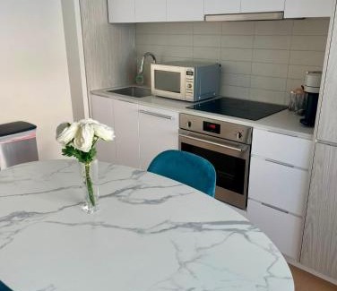 Downtown Montreal Apartment | Skyline Penthouse & Condo - Downtown Montreal - Pool Spa Parking