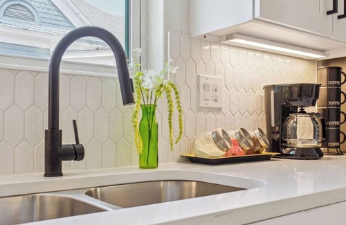 Near East Side Apartment | Skyline Retreat 3BR-3BA w/Stunning Views Near DT