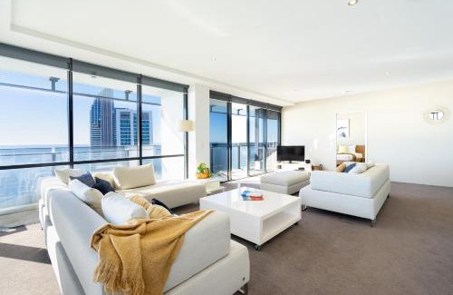 Surfers Paradise Apartment | Skyline Serenity 3-Bedroom