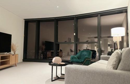 Brisbane Central Business District Apartment | Skyline Serenity Retreat 2 KingbedsApt FreeParking