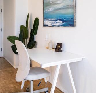 Downtown Atlanta House | Skyline Stay - Chic 1BR in Downtown Atlanta