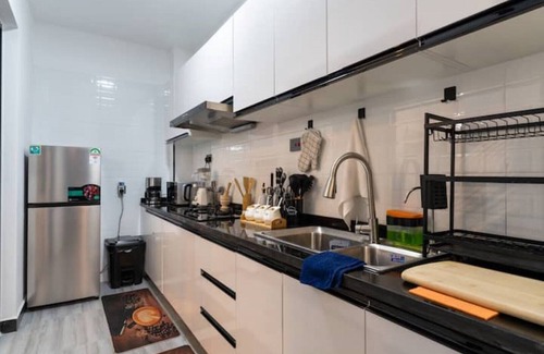 Nairobi Apartment | Skyline Symphony with Gym and pool at Kilimani