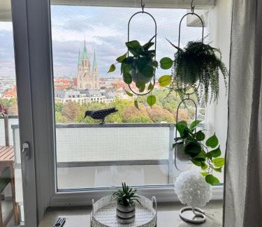 Oberdorla Apartment | Skyline & Tollwood Apartment