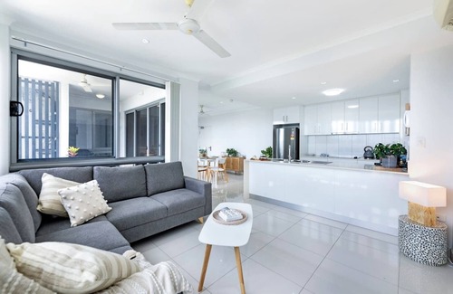 Darwin City Centre Apartment | Skyline Top of Town Resort Style City Living