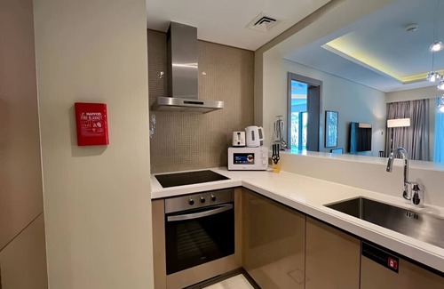 Downtown Dubai Apartment | Skyline View | 1BR Luxury in DAMAC by Paramount