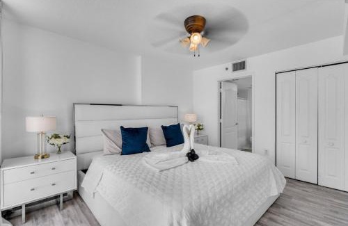 Brickell Apartment | Skyline Water View 2BR Apartment free parking