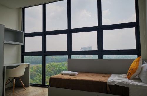Cyberjaya Apartment | Skypark [Netflix+100Mbps], Cyberjaya by HostAssist