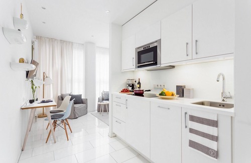 Bahnhofsviertel Apartment | Skyreach BizzStay