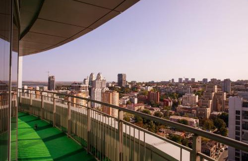 Dnipro Hotel | SkyTech Most City Hotel 19 floor PANORAMIC VIEW