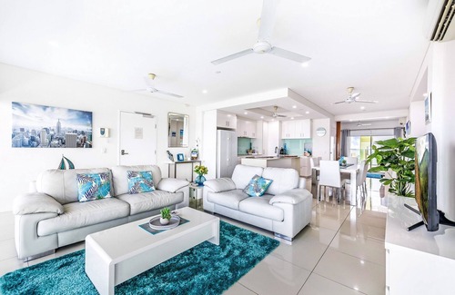 Darwin City Centre Apartment | Skytower Sea Views Apartment