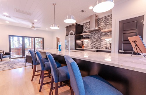 Broken Bow Cabin | SkyView: 2 BR + Loft, 2 Bath, Sleeps 6