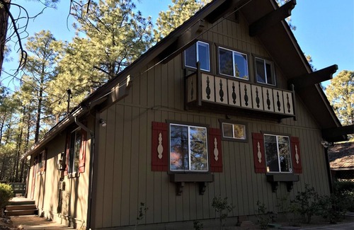 Mountain Club Ski Chalet | Skyview Lodge - Prescott Cabin Rentals