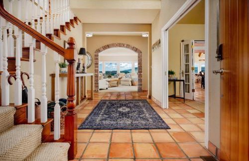Dundee House | Skyview Villa