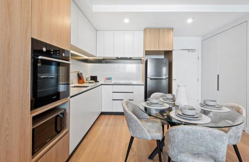 Alphington Apartment | Skyview1-Bed, Infinity Pool, Cinema, Gym & BBQ