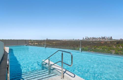 Alphington Apartment | Skyview1-Bed, Infinity Pool, Cinema, Gym & BBQ