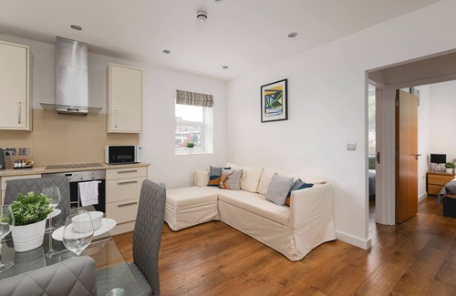 Golborne Apartment | Skyvillion - 2 Bed Apartment In Ladbroke Grove