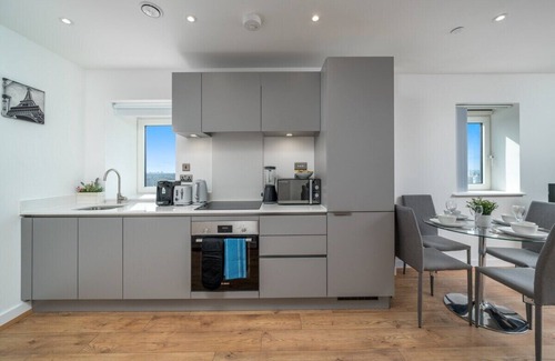Woolwich Riverside Apartment | Skyvillion-Apartments Near River Thames ExCel & O2