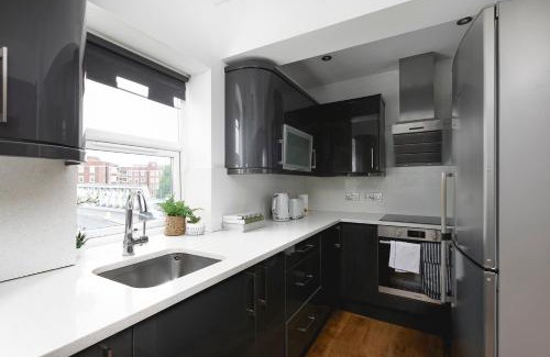 Golborne Apartment | Skyvillion - Beautiful 3-Bed Central London Apartment