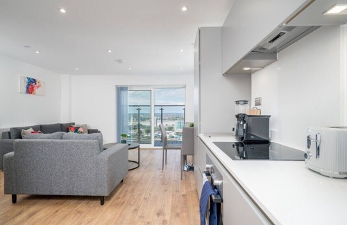 Woolwich Riverside Apartment | Skyvillion -River Thames Appmt Nr ExCel/02/City AP