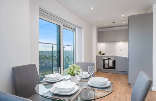 Woolwich Riverside Apartment | Skyvillion - River Thames Apt Nr Excel o2 city Ap