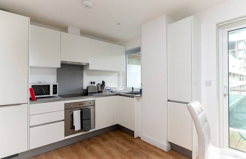 Grange Apartment | Skyvillion - Tower Point Enfield 1Bed With Parking & Balcony