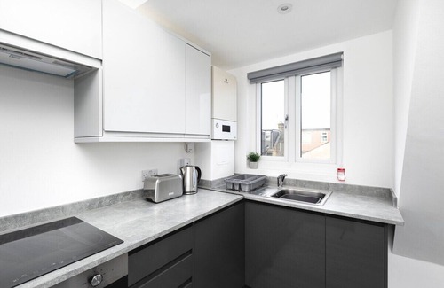 Enfield Apartment | Skyvillion -Vineyard Court- Enfield 1Bed w/Balcony