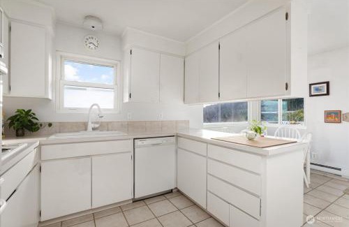 Bryn Mawr-Skyway House | Skyway