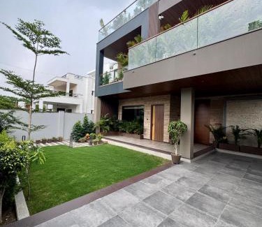 Gomti Nagar House | Skywood Villa Rooms