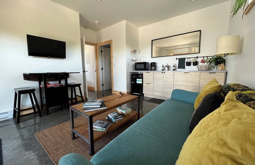 Ucluelet Bed & Breakfast | Slack Tide Suite